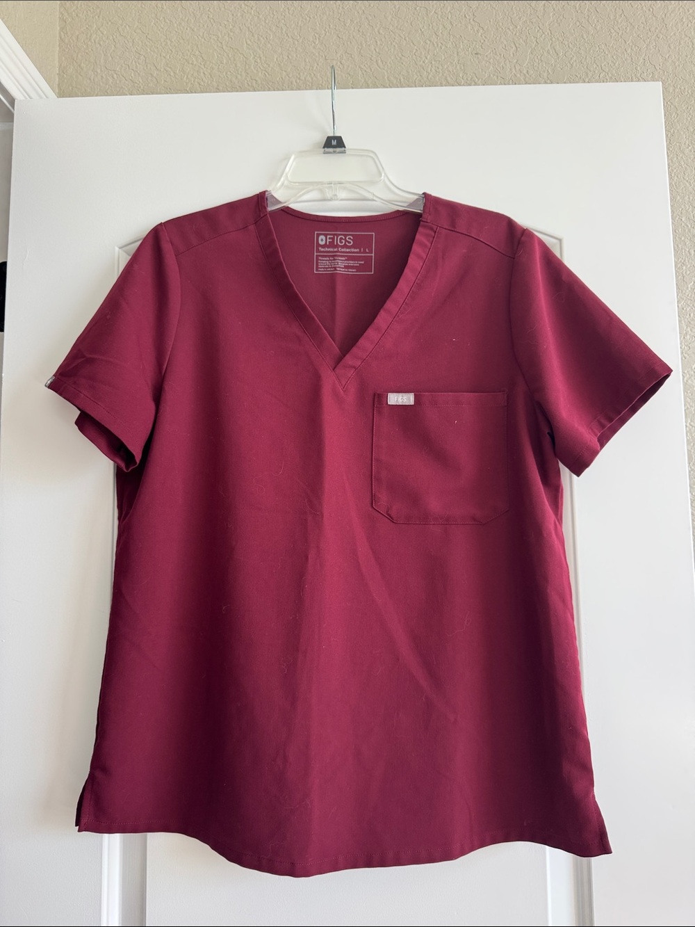 Figs Women's V-Neck Scrub Top - Burgundy
